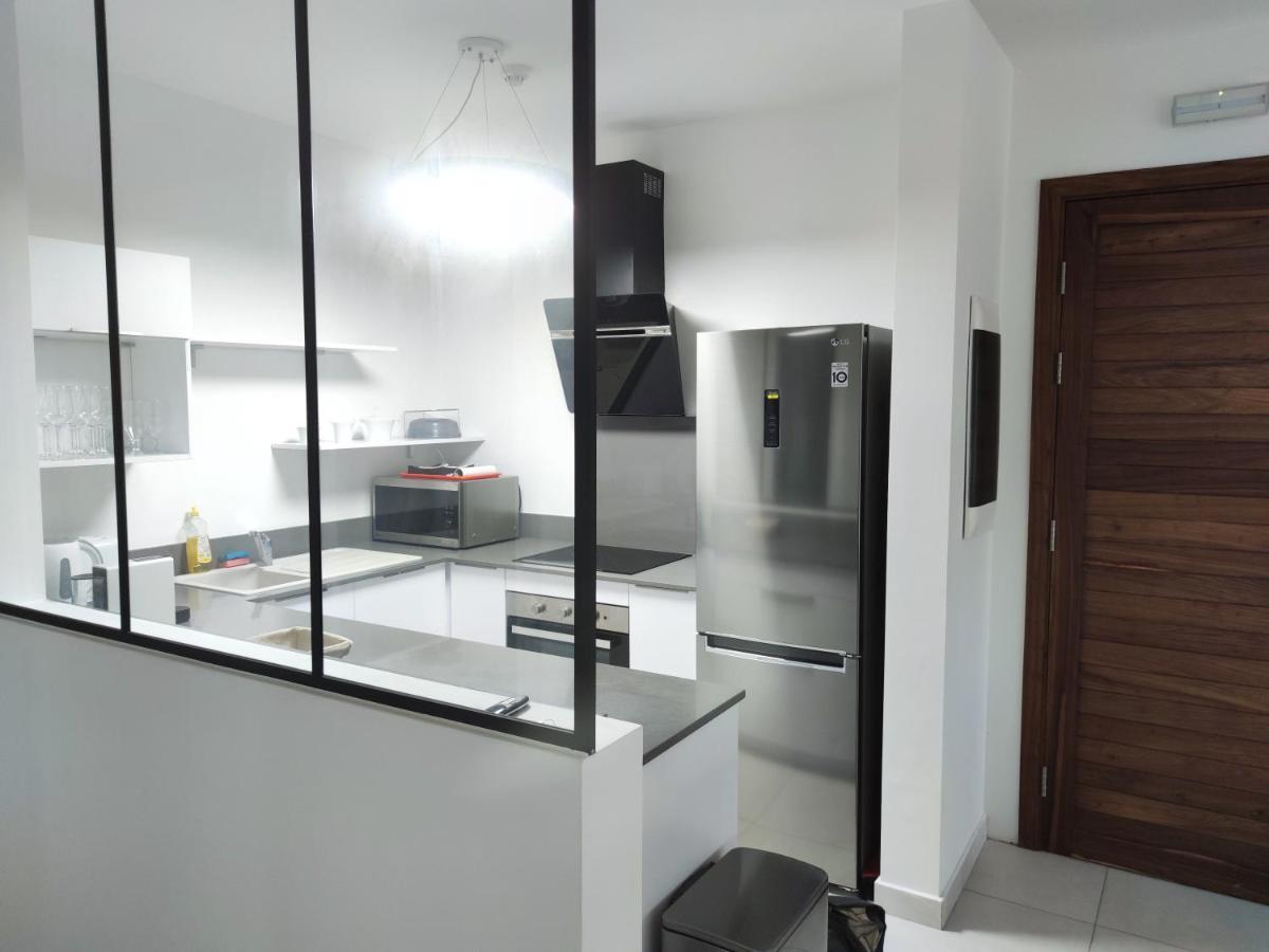 Appartement neuf à Trou-aux-Biches Extérieur photo