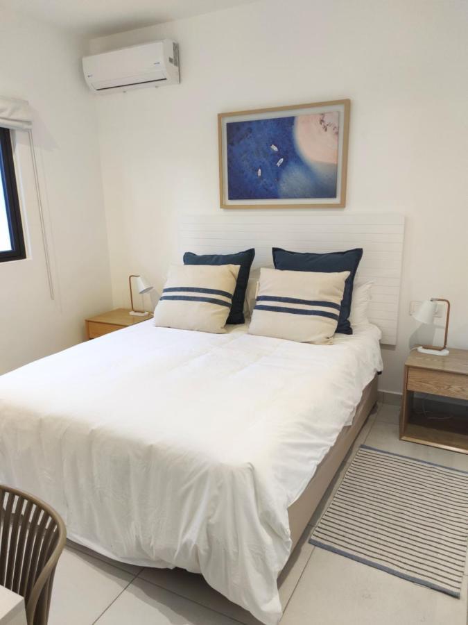 Appartement neuf à Trou-aux-Biches Extérieur photo