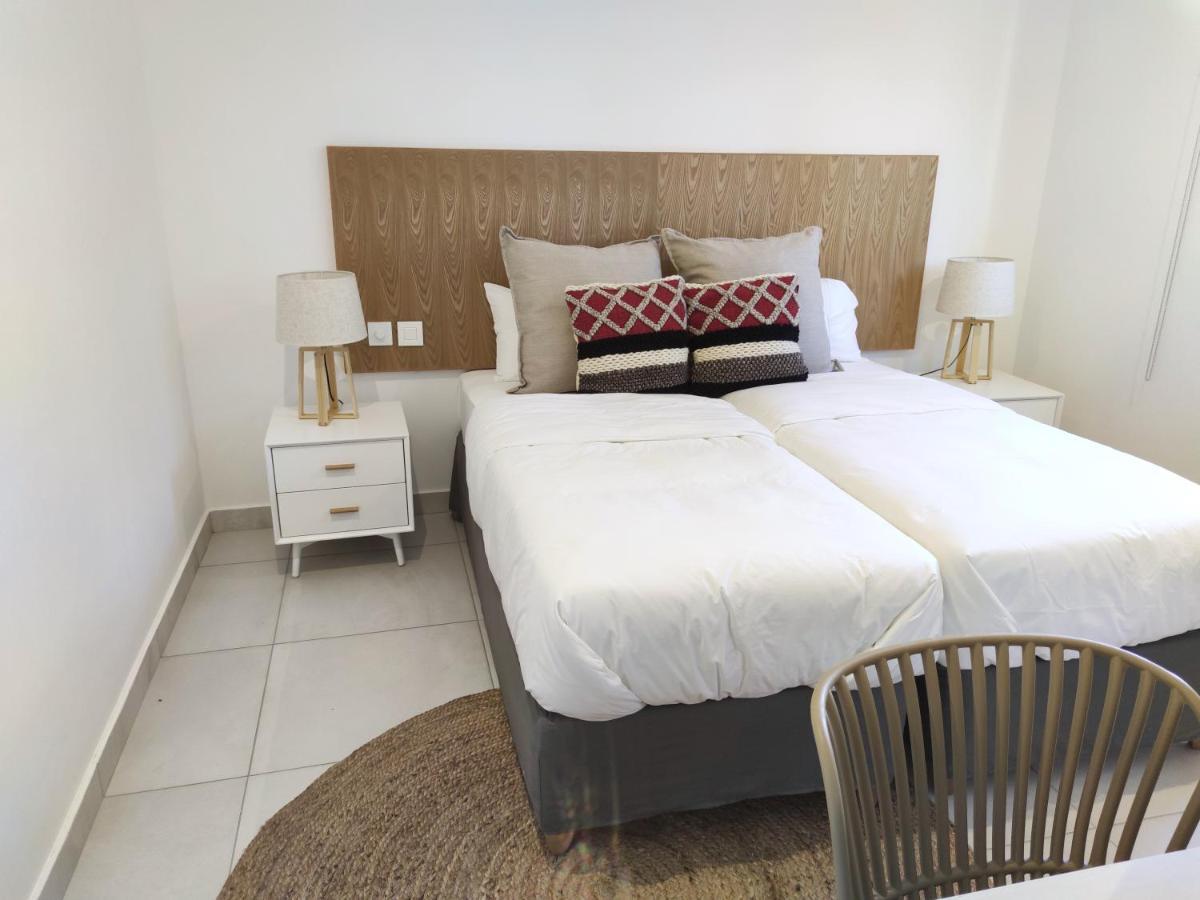 Appartement neuf à Trou-aux-Biches Extérieur photo